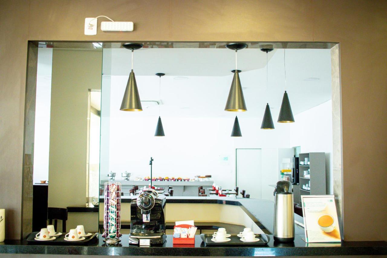 Hotel H2 Congonhas Экстерьер фото A coffee bar in a hotel