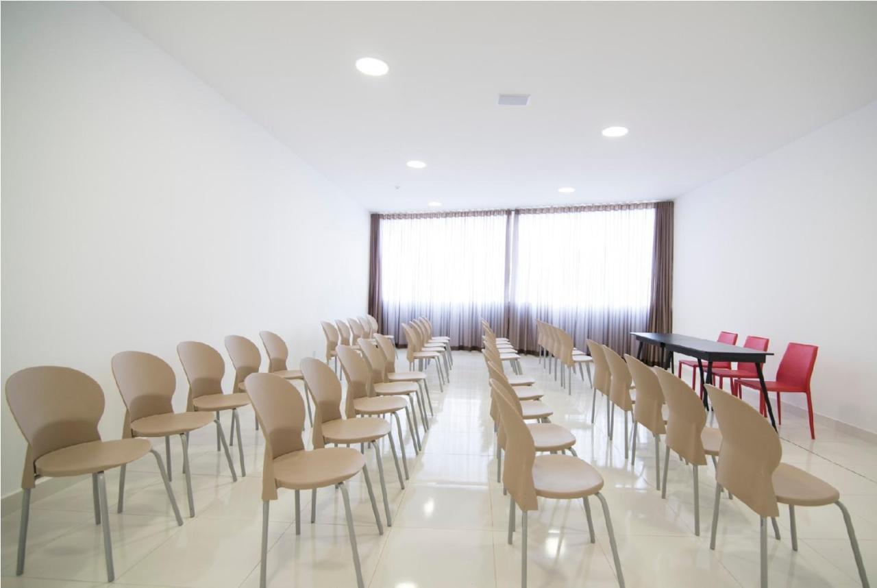 Hotel H2 Congonhas Экстерьер фото The library